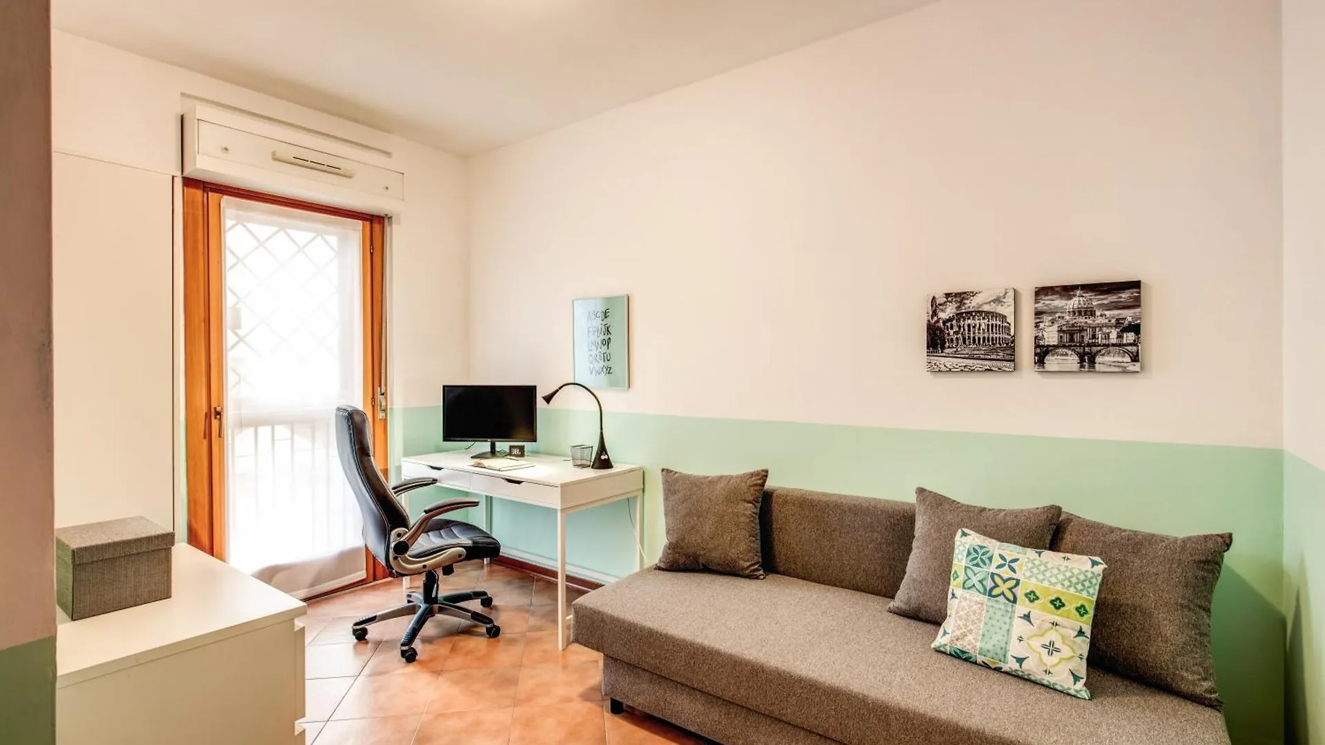 House Between Rome And The Sea Casal Palocco Italia